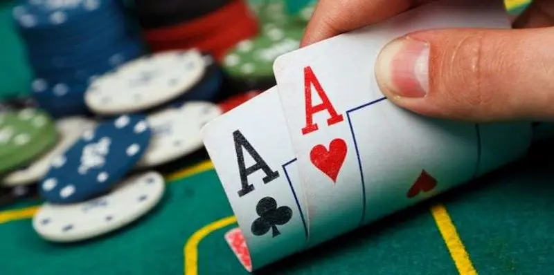 Poker là gì? Hướng dẫn cách chơi bài Poker đơn giản từ A đến Z 3 Bài Poker có cách chơi dễ dàng